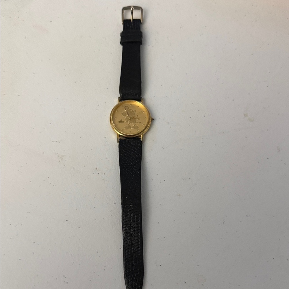 Vintage Lorus Disney Mickey Mouse Watch Original Leather Strap - Works! - Picture 2 of 10